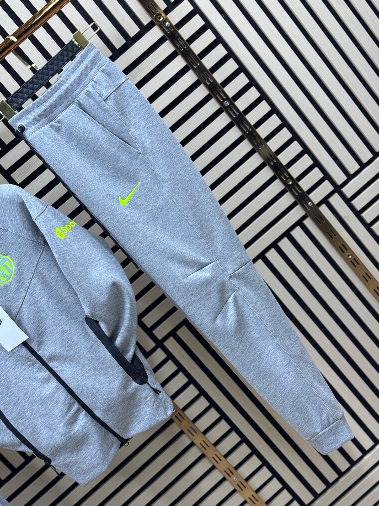 CHANDAL NIKE TECH FCB